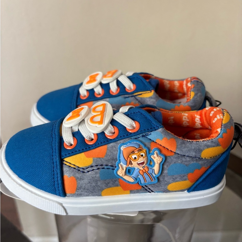 Blue and Gray Sneakers with Lace-up Closure and Padded Collar